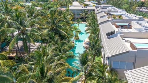 Property building, Bird's eye view, Garden, Pool view, Swimming pool