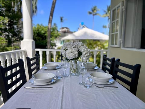 Balcony/Terrace, Dining area, Garden view
