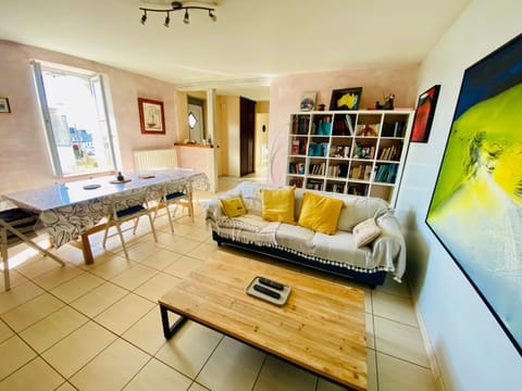 Library, Living room, Seating area, Dining area
