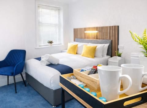 Group Bookings 16 guests Entire Property for your Family House in Blackpool