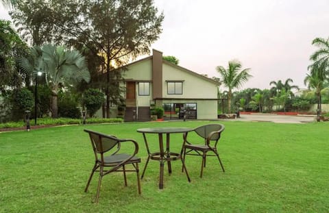 Property building, Natural landscape, Garden