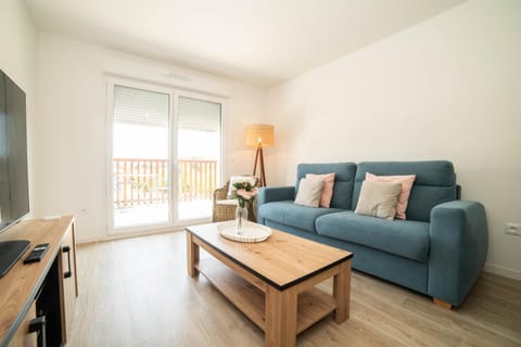 TV and multimedia, Balcony/Terrace, Living room