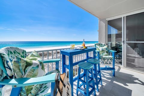 Day, Balcony/Terrace, Seating area, Beach, Sea view