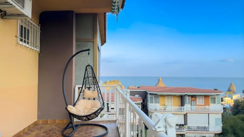 Property building, View (from property/room), View (from property/room), City view, City view, Sea view, Sea view
