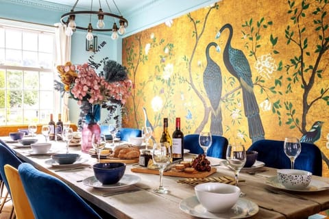 Spacious Sleeps 13 plus , Beachfront home in Shaldon House in Teignmouth