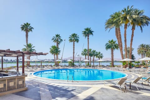Day, Natural landscape, Pool view, Swimming pool, sunbed