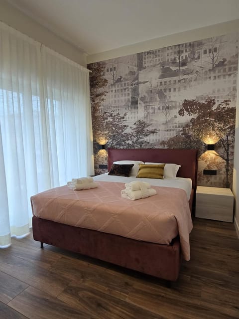 Bed, Bedroom, towels