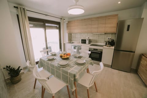 Kitchen or kitchenette, Living room, Dining area, dishwasher, oven, stove, toaster