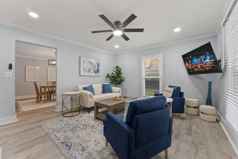 TV and multimedia, Living room, Seating area
