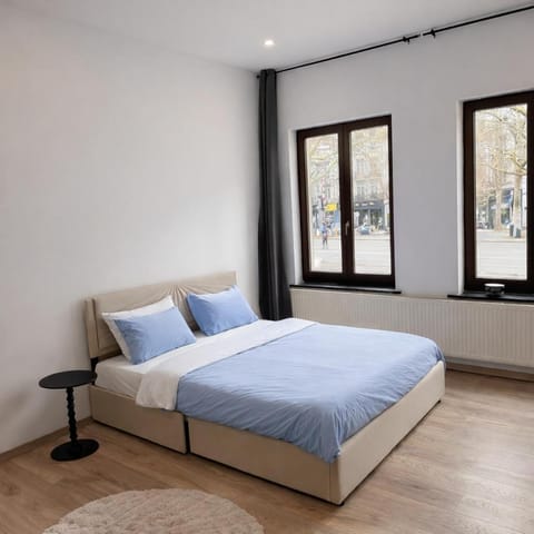 Bed, Photo of the whole room, Bedroom, internet