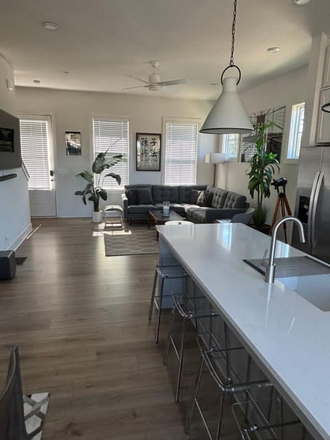 Kitchen or kitchenette, Living room, Seating area