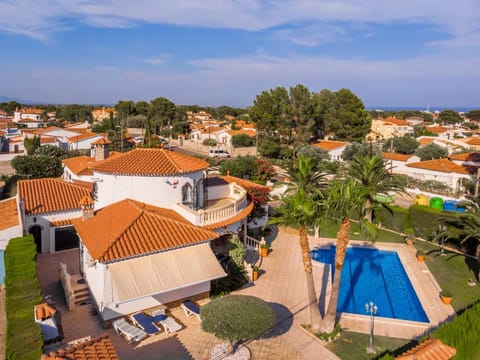 Facade/entrance, Bird's eye view, Garden view, Pool view