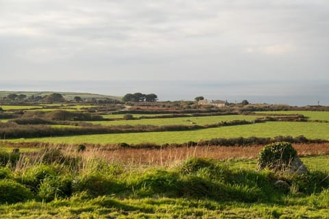 Coastal Retreat - The Karji Apartment in Zennor