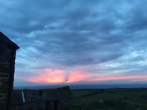 Coastal Retreat - The Karji Apartment in Zennor