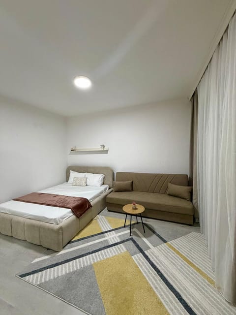 Bed, Photo of the whole room, Seating area