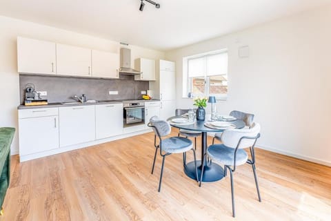 Kitchen or kitchenette, Dining area, dishwasher, pet friendly, stove
