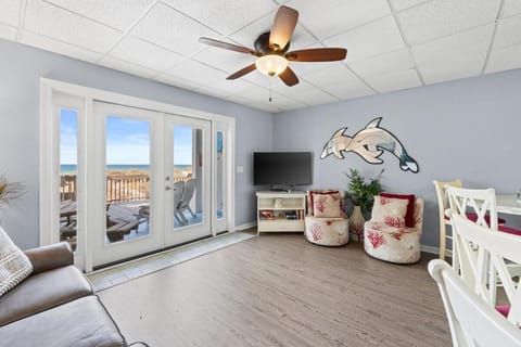 Communal lounge/ TV room, TV and multimedia, Living room