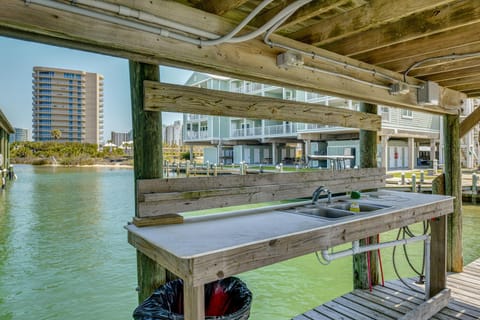 Fish, Swim and Dine Ocean-View Orange Beach Condo Apartment in Ono Island