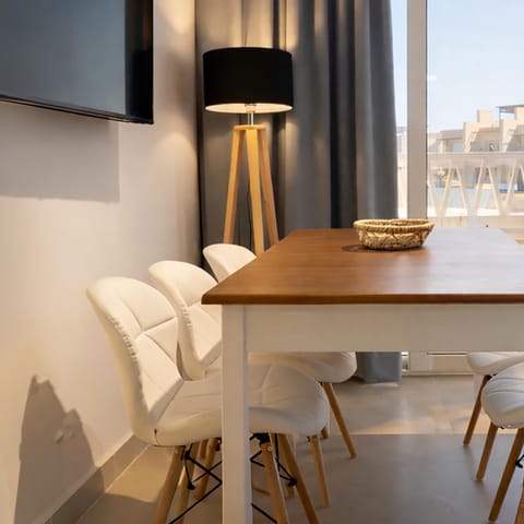 TV and multimedia, Dining area
