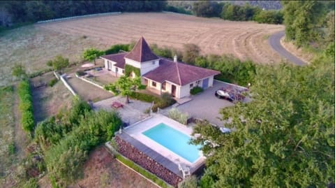 Natural landscape, Bird's eye view, Garden, Garden view, Pool view, Swimming pool, Swimming pool, Parking