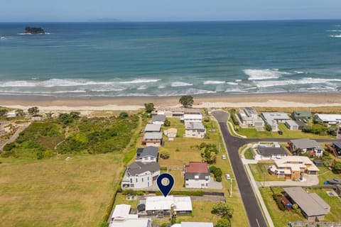 Neighbourhood, Natural landscape, Bird's eye view, Beach, Location