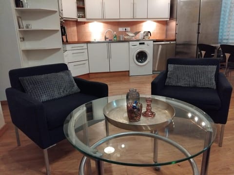 Kitchen or kitchenette, Living room