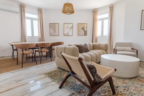 Living room, Seating area, Dining area