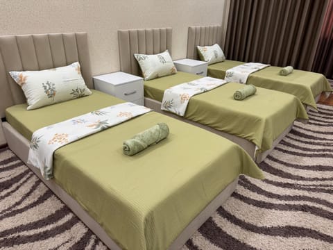 Bed, Bedroom, towels