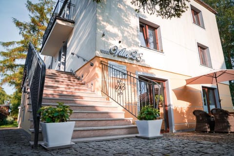 Property building, View (from property/room), Balcony/Terrace