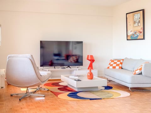 Communal lounge/ TV room, TV and multimedia, Living room, Seating area