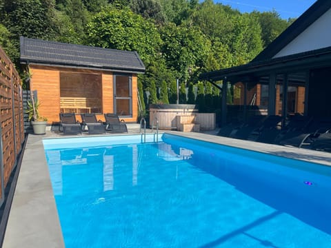 Sauna, Swimming pool