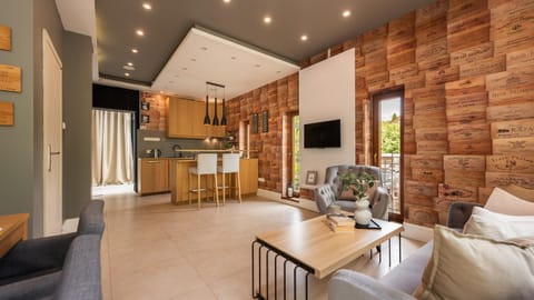 TV and multimedia, Kitchen or kitchenette, Living room, Seating area