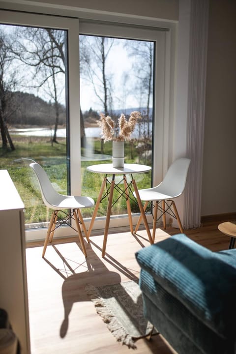 Patio, Natural landscape, Garden, View (from property/room), Balcony/Terrace, Living room, Seating area, Garden view, Lake view