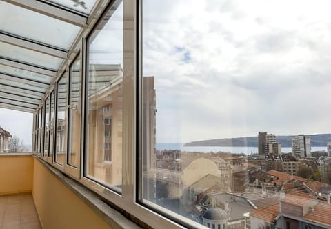 Natural landscape, Balcony/Terrace, City view, Sea view