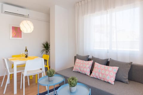 Living room, Dining area, air conditioner