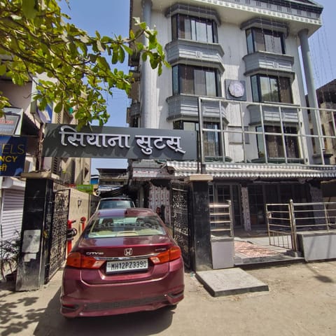 Property building, Day, Street view, Location, Parking