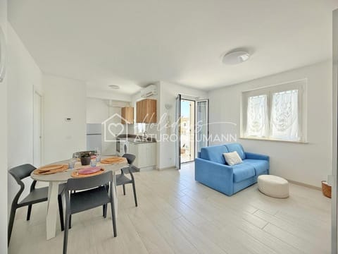 Day, Kitchen or kitchenette, Living room, Seating area