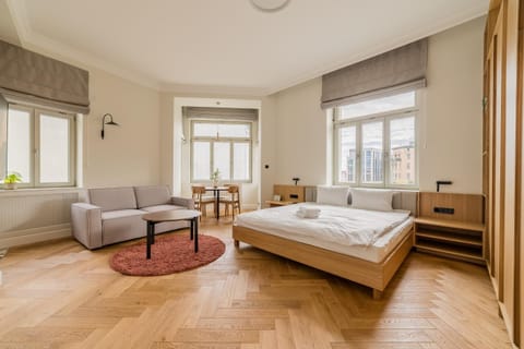 Bed, Living room, Photo of the whole room, Seating area, Bedroom, towels