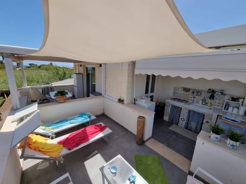 Property building, Balcony/Terrace, Balcony/Terrace