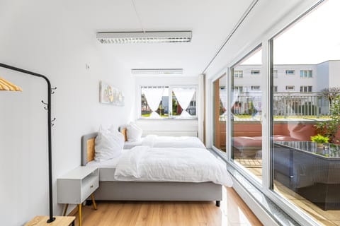 Bed, View (from property/room), Balcony/Terrace, Photo of the whole room, Bedroom