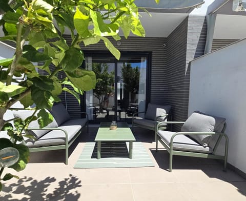Patio, Balcony/Terrace