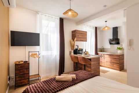 Kitchen or kitchenette, Photo of the whole room, Bedroom