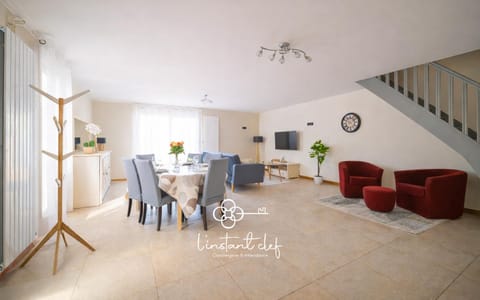Living room, Dining area