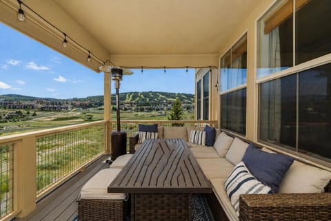 Patio, Day, Balcony/Terrace, Seating area, Mountain view