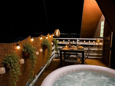 Night, View (from property/room), City view, Sea view