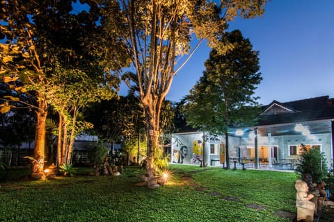Property building, Natural landscape, Garden, Area and facilities