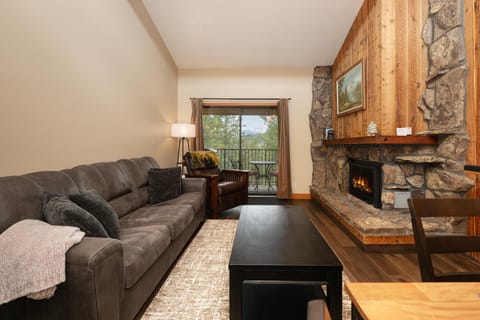 Balcony/Terrace, Living room, Seating area, Mountain view, fireplace, furniture