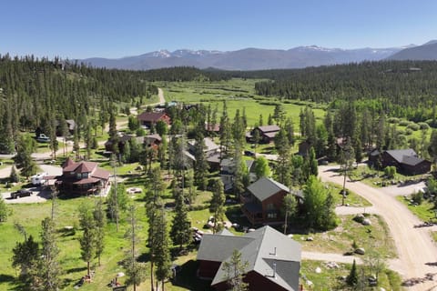Day, Neighbourhood, Natural landscape, Bird's eye view, Summer, Mountain view