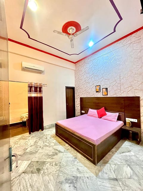 Bed, Bedroom, air conditioner