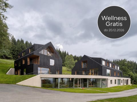 Property building, Day, Property logo or sign, Natural landscape, Spa and wellness centre/facilities, Logo/Certificate/Sign, Text overlay, Street view